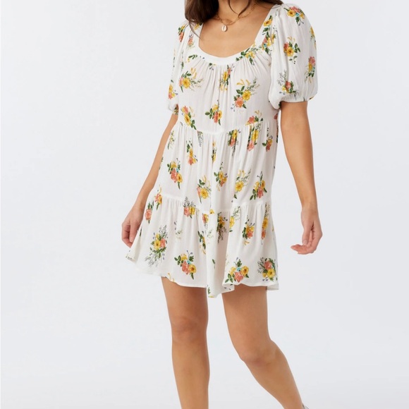 Designed by O'Neill!! NWT Floral Print, Ruffled Puff Sleeve Sundress Size Med. - Picture 2 of 7